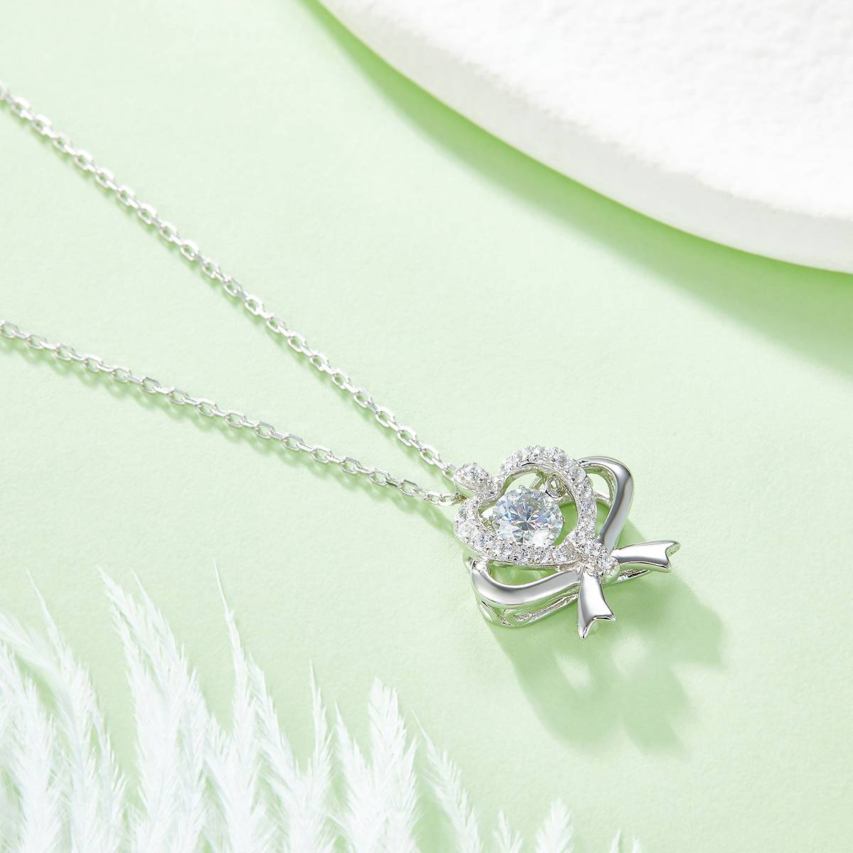 Dynamic Gift Flower S925 Silver Plated Platinum Moissanite Necklace 50 Points D-Class